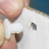 Tornillo de plástico para cartelería 2019