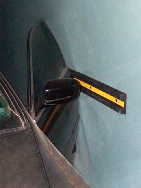 Protector de puertas de coche para aparcamientos