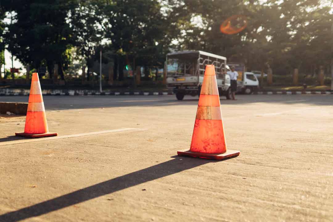 Conos de señalización de obras y tráfico